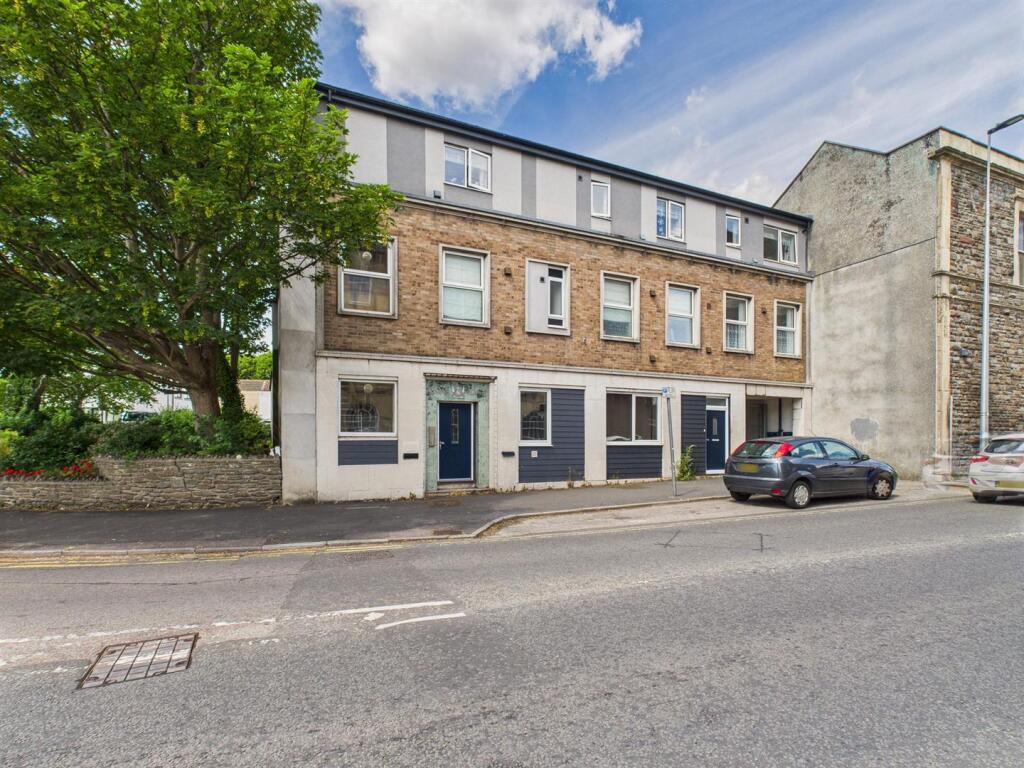 Main image of property: Hanham Road, Kingswood, Bristol, BS15 8PH