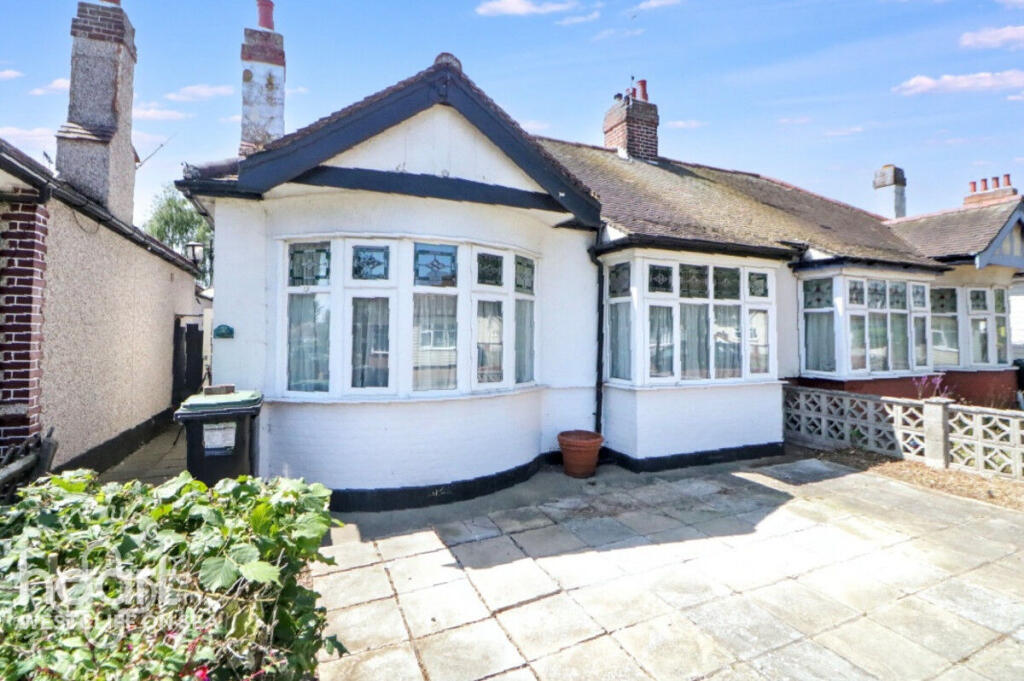 Main image of property: Weybourne Gardens, SOUTHEND-ON-SEA