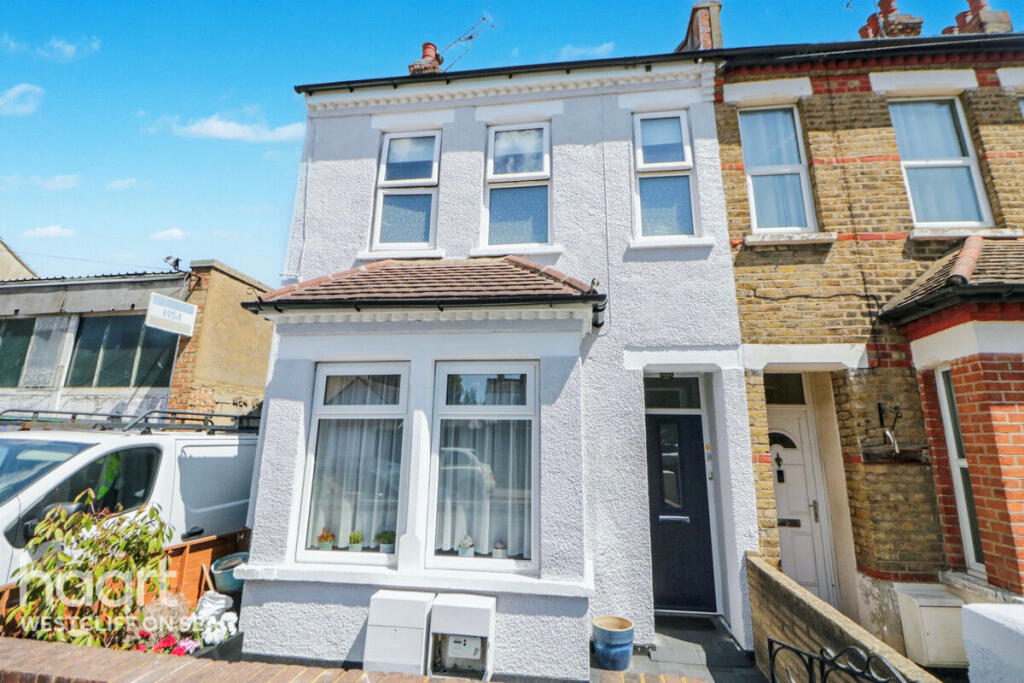 Main image of property: Salisbury Avenue, Westcliff-On-Sea