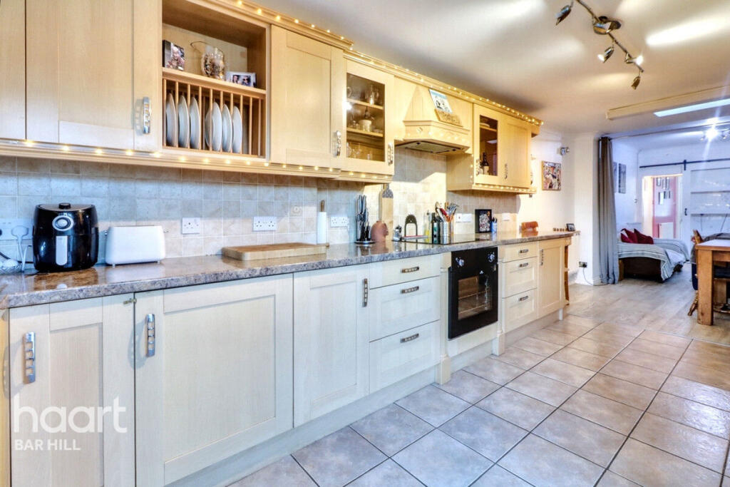 Additional property image - High Street, Swavesy.