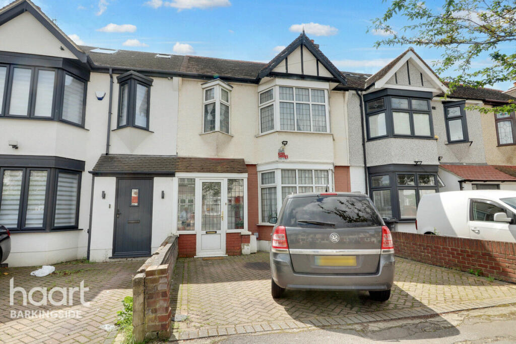 3 bedroom terraced house for sale in Waverley Gardens, Barkingside, IG6