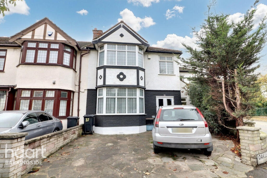 Main image of property: Oakleafe Gardens, Barkingside