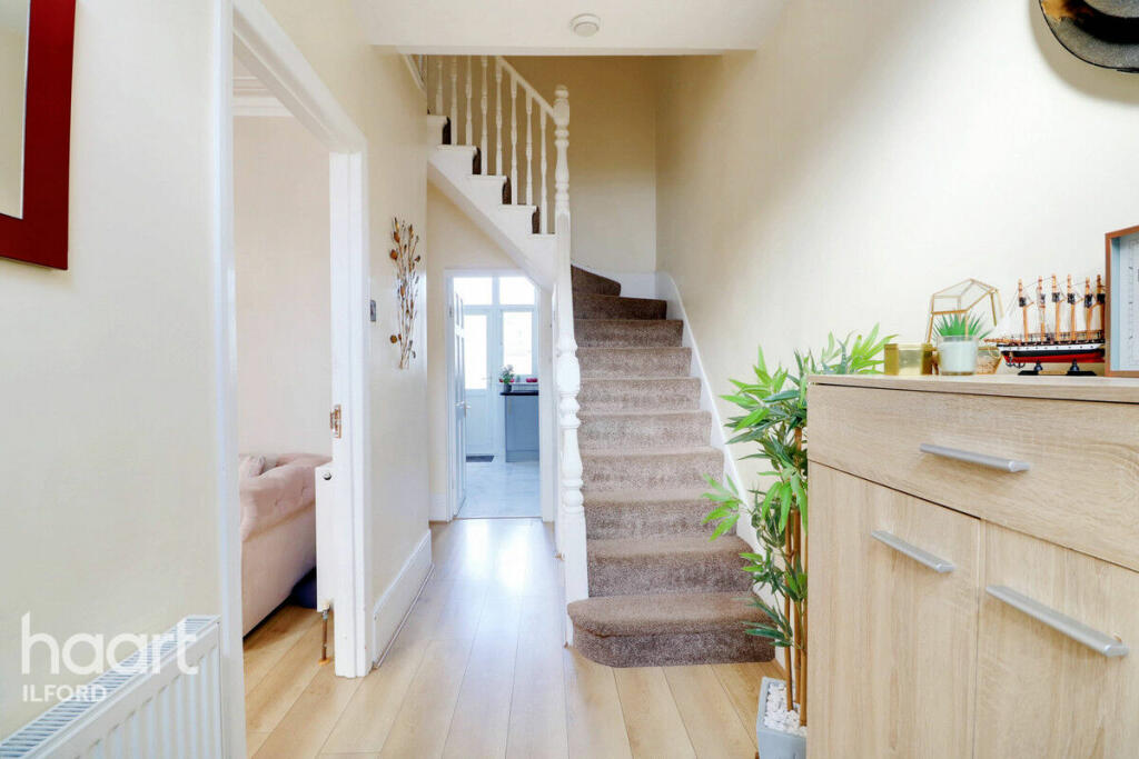 3 bedroom terraced house for sale in Mortlake Road, Ilford, IG1