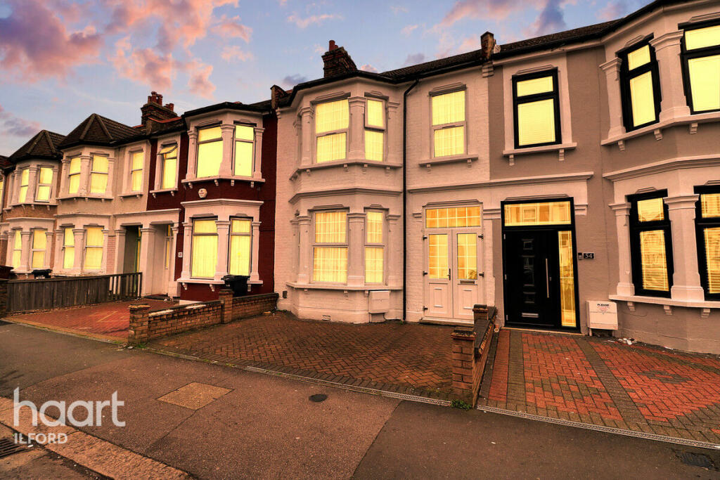 3 bedroom terraced house for sale in Mortlake Road, Ilford, IG1
