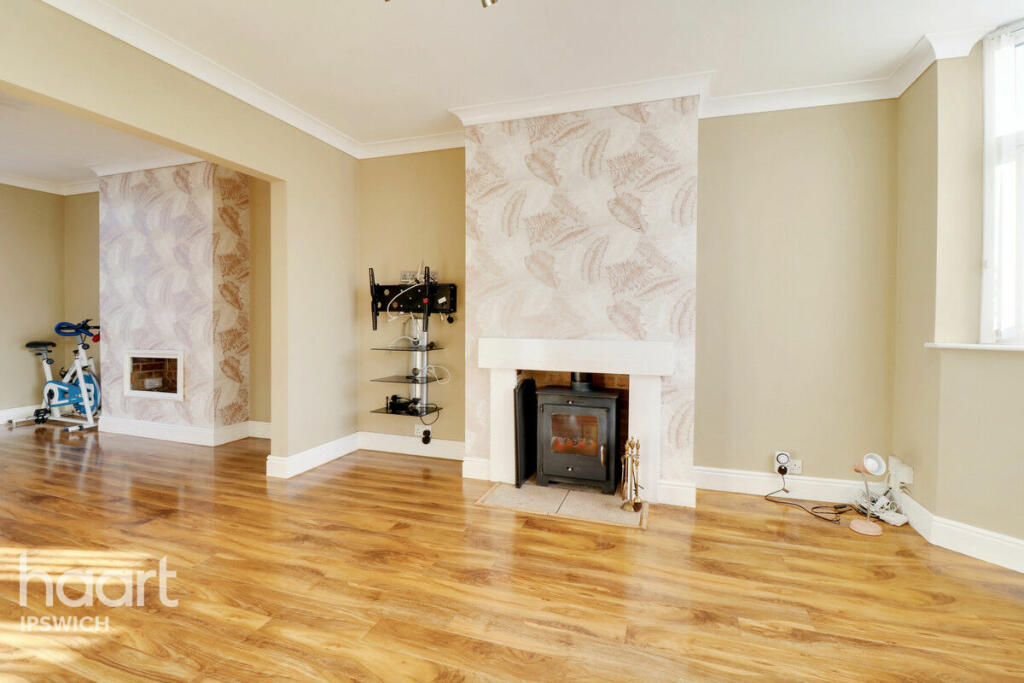 3 bedroom semidetached house for sale in Mildmay Road, Ipswich, IP3