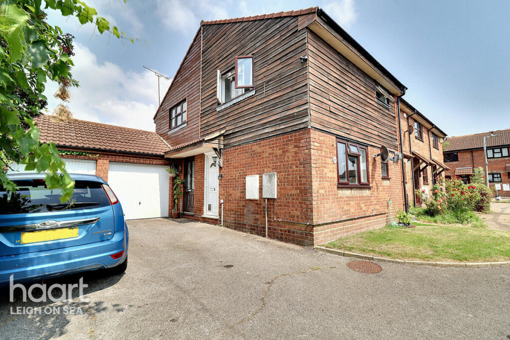 Main image of property: Suffolk Avenue, Leigh-On-Sea