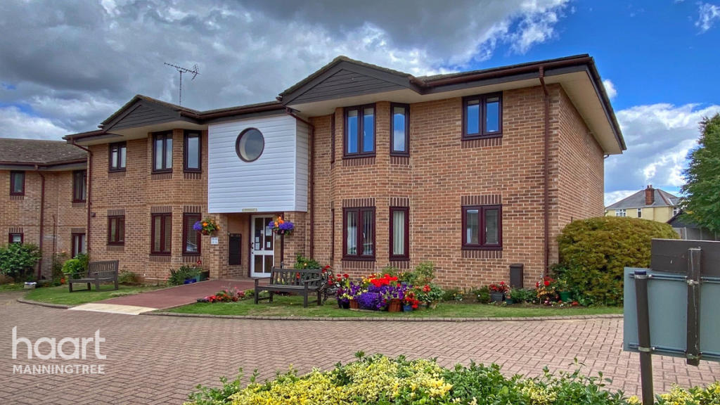 2 bedroom apartment for sale in Swan Court, Mistley, Manningtree, Essex