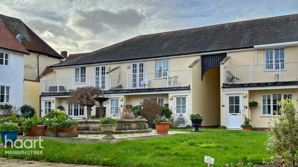 2 bedroom apartment for sale in Quay Courtyard, South Street