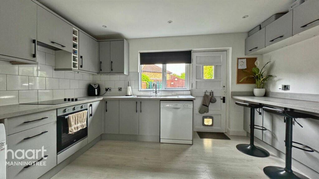 Additional property image - Nash Close, Manningtree