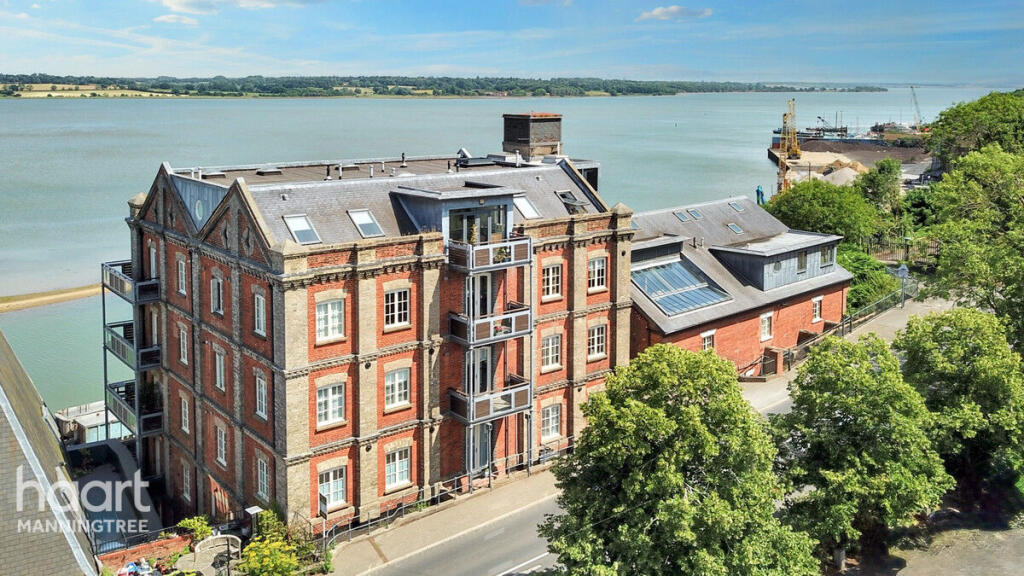 Main image of property: High Street, Mistley, Manningtree, Essex