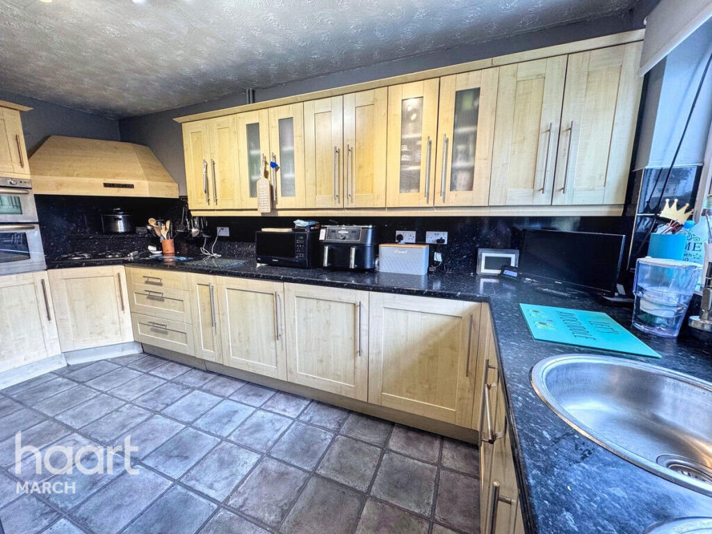 Main image of property: Burnsfield Estate, Chatteris