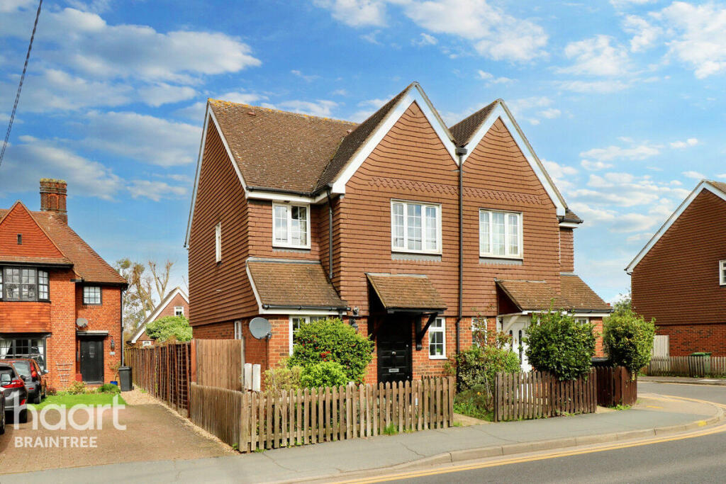 2 bedroom semidetached house for sale in Coggeshall Road, Braintree, CM7