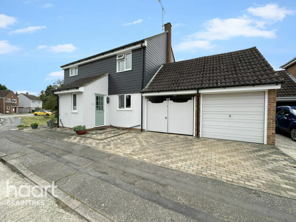 4 bedroom detached house for sale in Rydal Way, Braintree, CM77