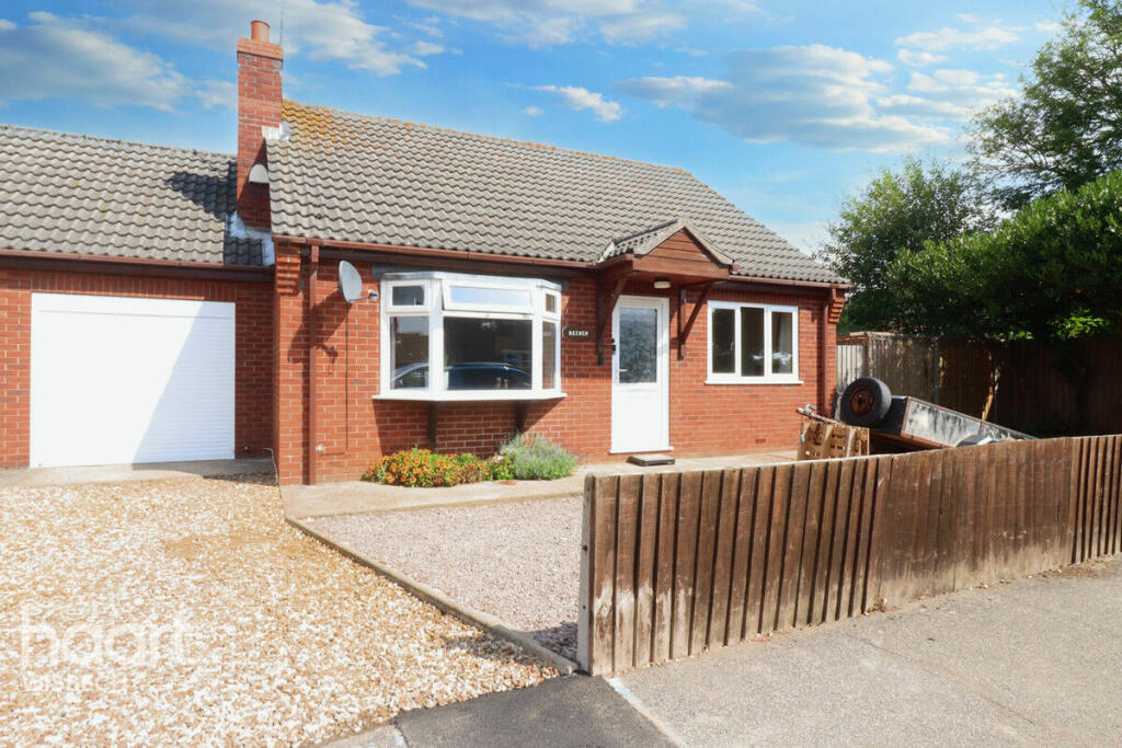 2 bedroom bungalow for sale in Isle Bridge Road, Outwell, PE14