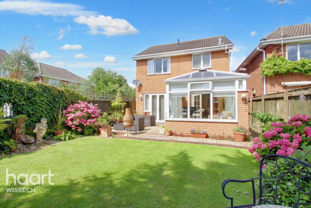 3 bedroom detached house for sale in Westmead Avenue, Wisbech, PE13