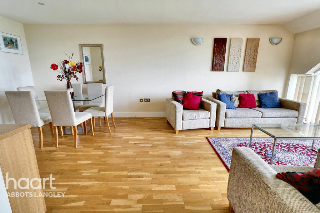 2 bedroom apartment for sale in School Mead, Abbots Langley, WD5