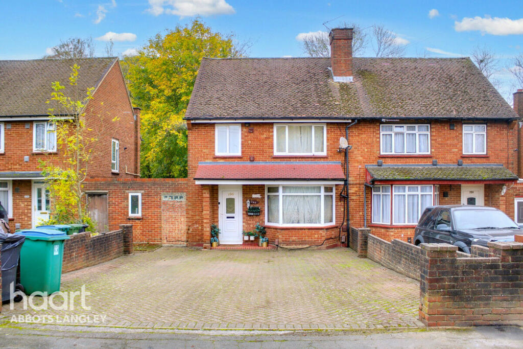 4 bedroom semi-detached house