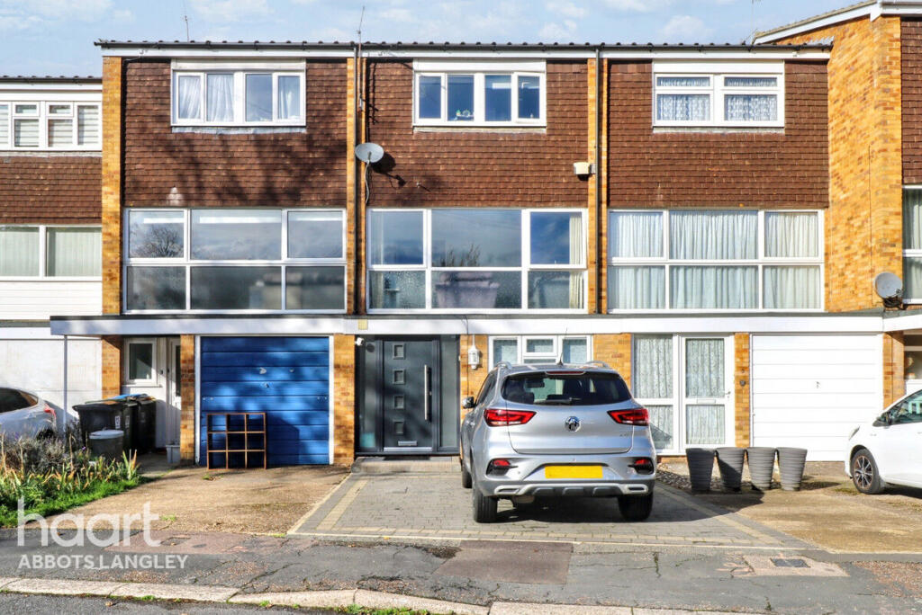Main image of property: Sandmere Close, Hemel Hempstead