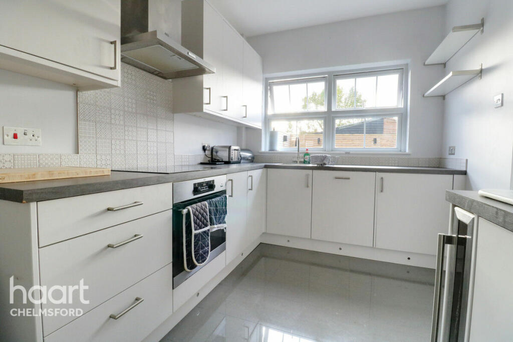 2 bedroom terraced house for sale in Gainsborough Crescent, Chelmsford, CM2