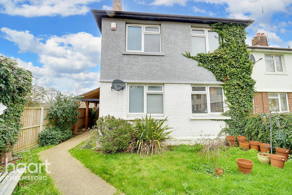 4 bedroom end of terrace house for sale in Widford Chase, Chelmsford, CM2