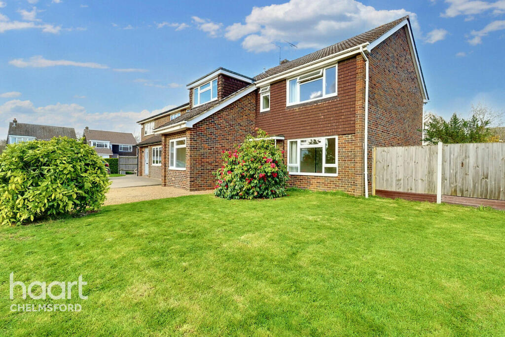 5 bedroom detached house for sale in Bishops Court Gardens, Chelmsford, CM2