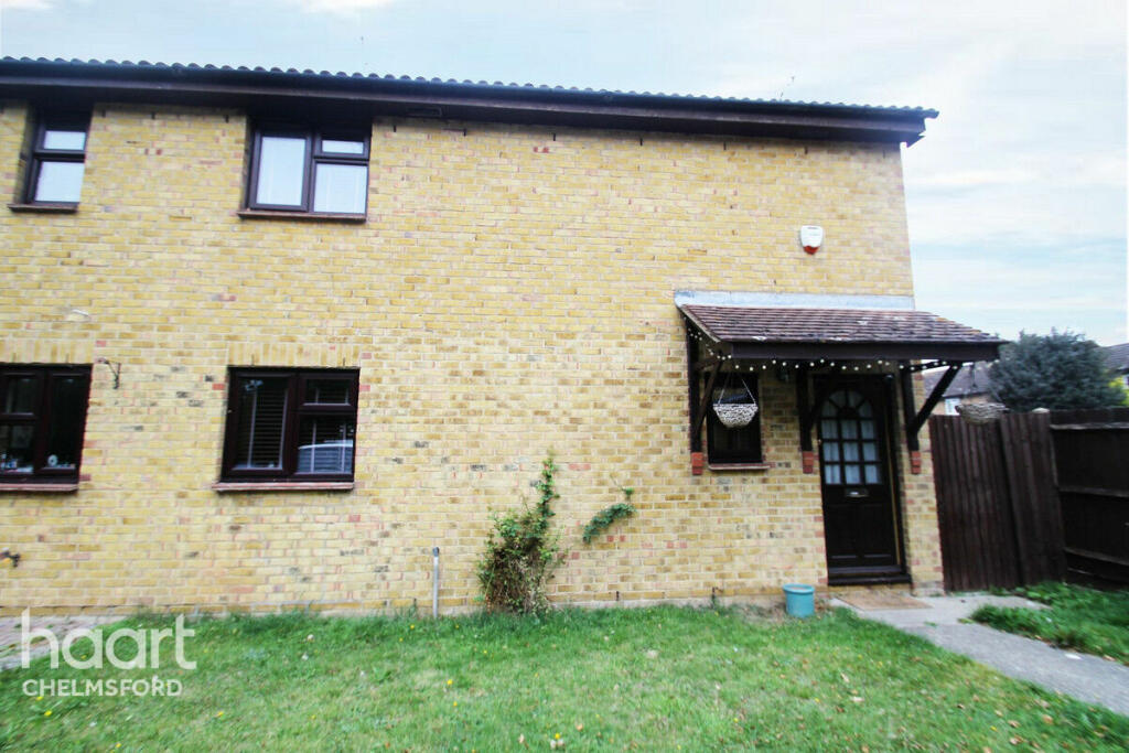 3 bedroom end of terrace house for sale in Bounderby Grove, Chelmsford, CM1