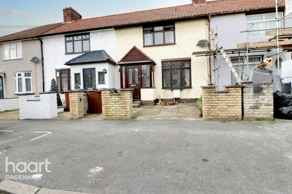 3 bedroom terraced house for sale in St Road, Dagenham, RM9