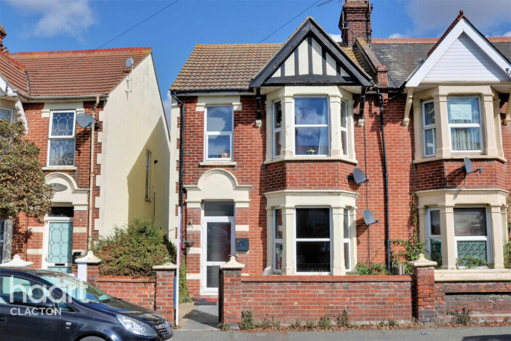 3 bedroom semidetached house for sale in St Osyth Road, ClactonOnSea
