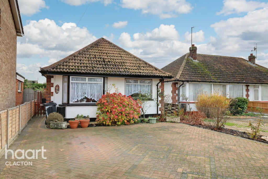 3 bedroom bungalow for sale in St Johns Road, ClactonOnSea, CO16