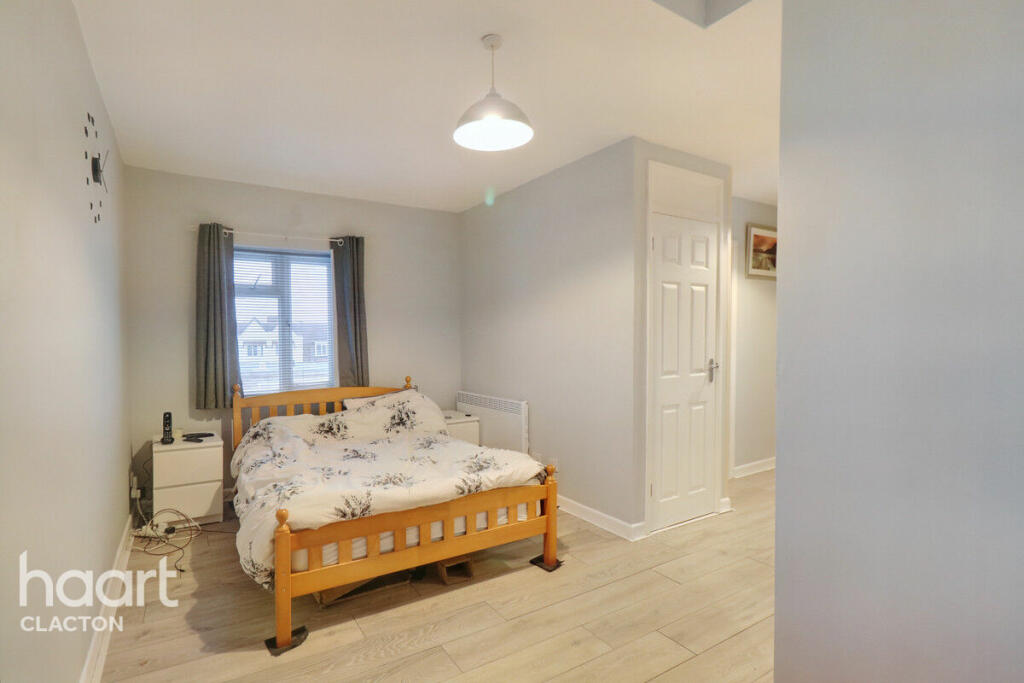 Additional property image - Marine Parade East, Clacton-On-Sea