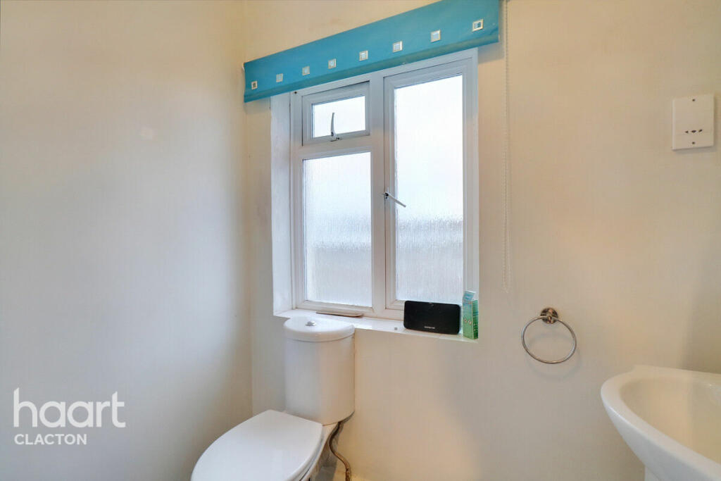 Additional property image - Marine Parade East, Clacton-On-Sea