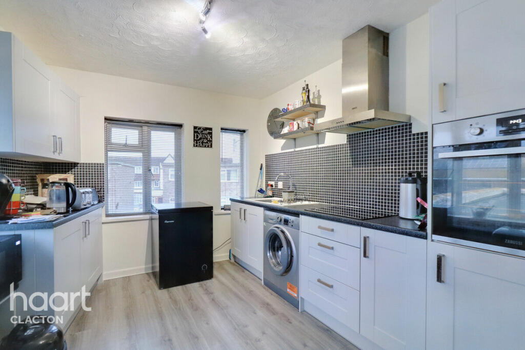Additional property image - Marine Parade East, Clacton-On-Sea