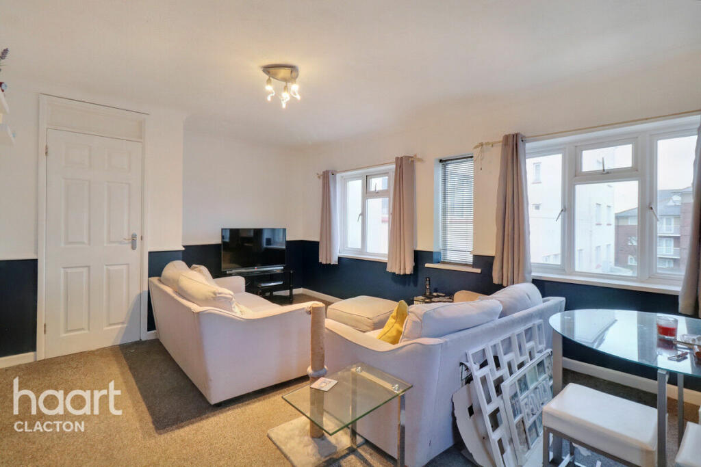 Additional property image - Marine Parade East, Clacton-On-Sea