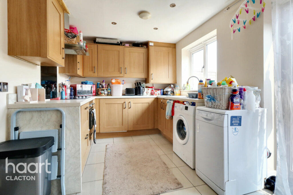Additional property image - Cross Road, Clacton-On-Sea