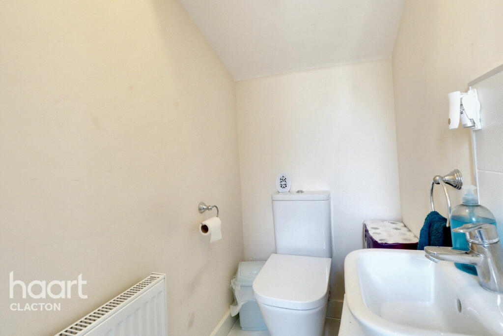 Additional property image - Cross Road, Clacton-On-Sea