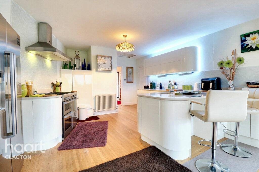 Additional property image - Point Clear Road, Clacton-On-Sea