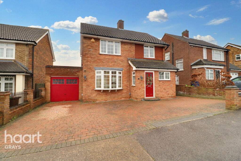 4 bedroom detached house for sale in Woodward Close, Grays, RM17