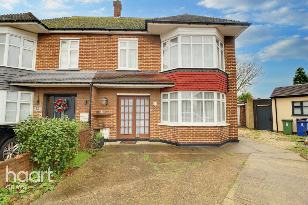 3 bedroom semidetached house for sale in Masefield Road, Grays, RM16