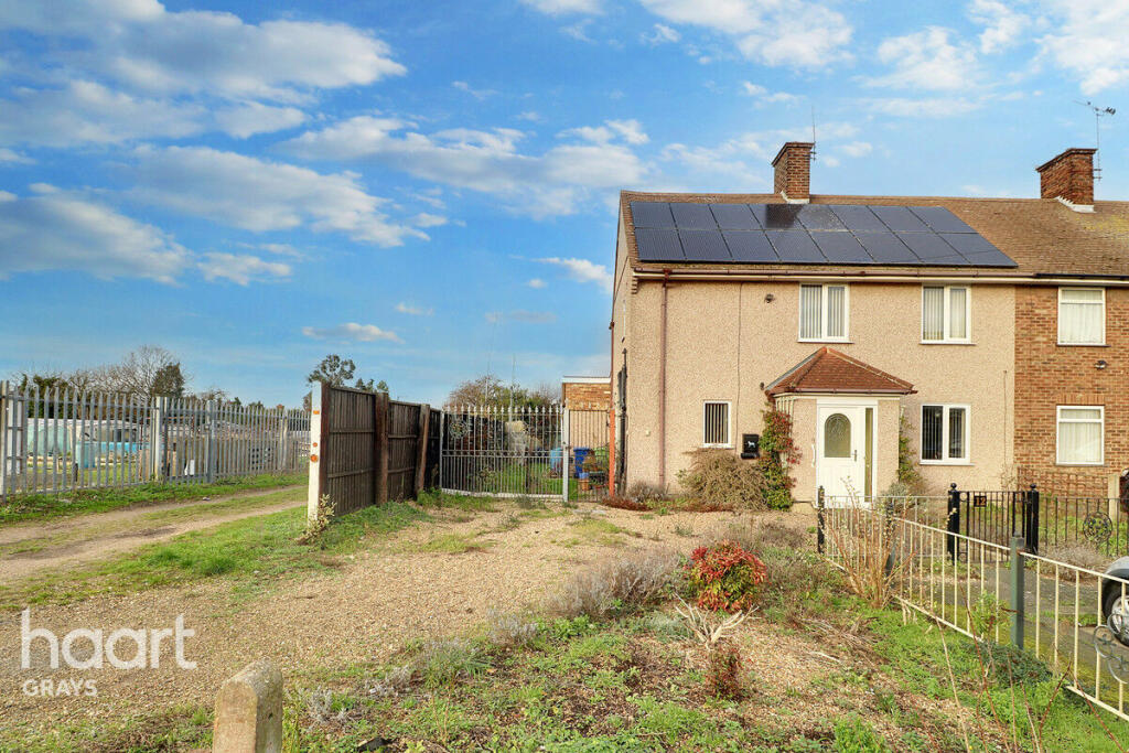 3 bedroom semidetached house for sale in Merton Place, Grays, RM16