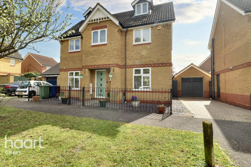 5 bedroom detached house for sale in Newburgh Road, Grays, RM17