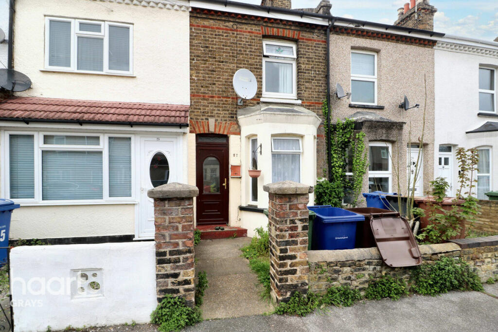 2 bedroom terraced house for sale in Grove Road, Grays, RM17