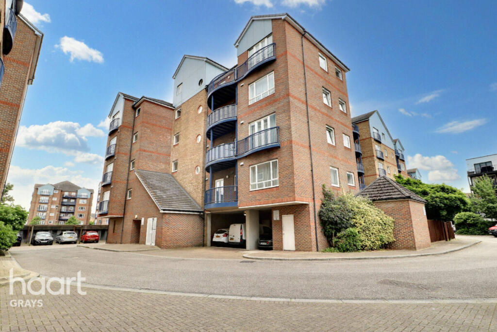 2 bedroom flat for sale in Anchor Court, Argent Street, GRAYS, RM17