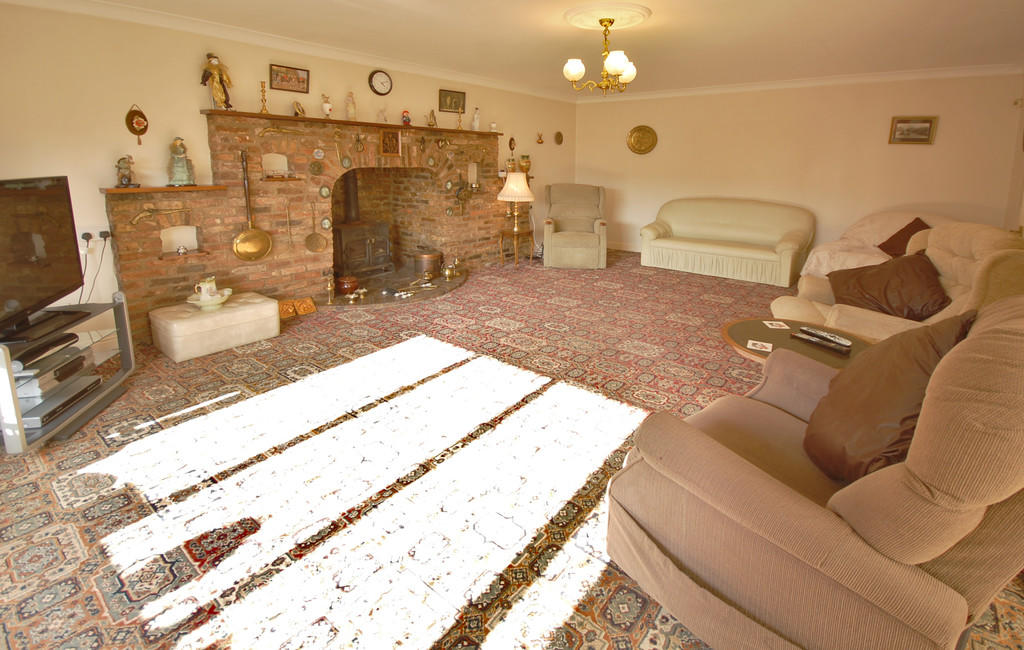 2 bedroom detached bungalow for sale in Saltfleet, LN11 7RL, LN11