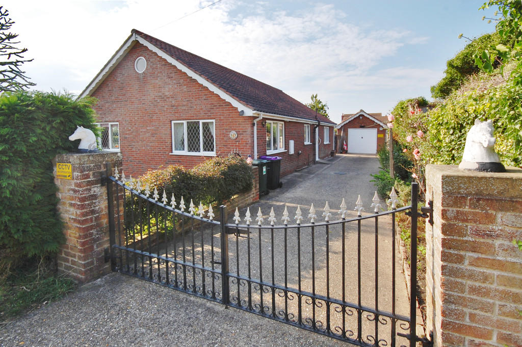 2 bedroom detached bungalow for sale in Saltfleet, LN11 7RL, LN11