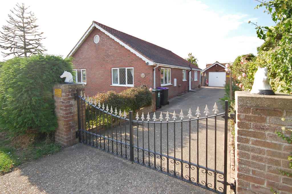 2 bedroom detached bungalow for sale in Saltfleet, LN11 7RL, LN11