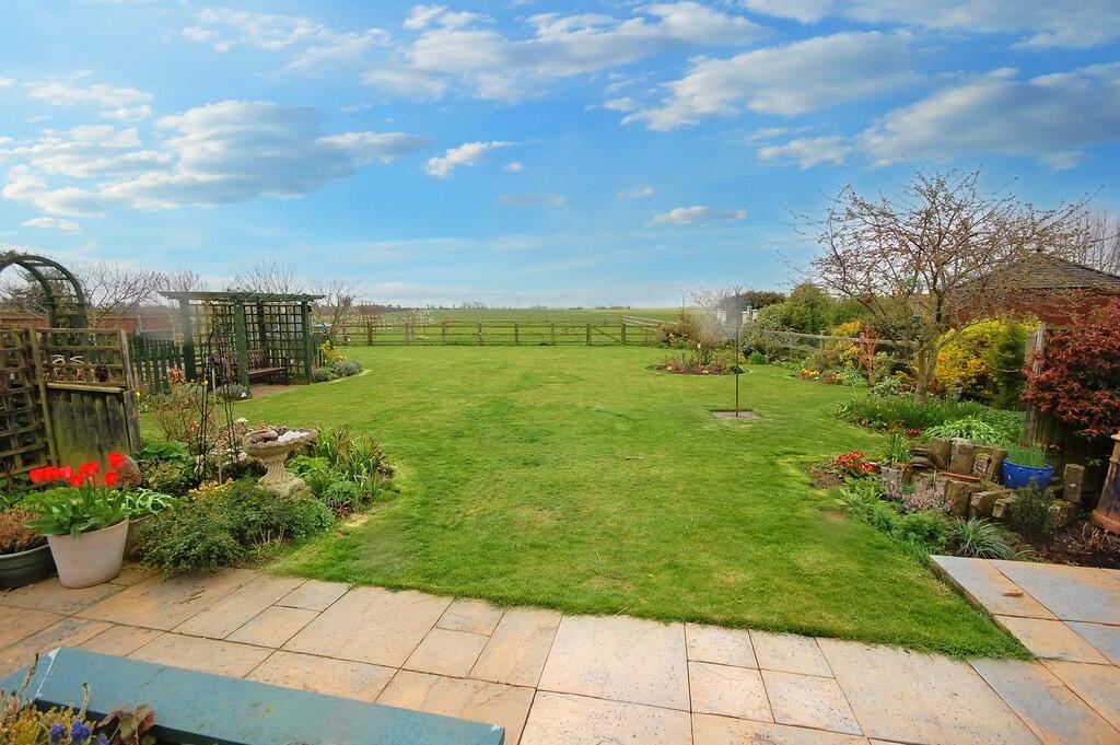 3 bedroom detached bungalow for sale in Station Road, North Thoresby