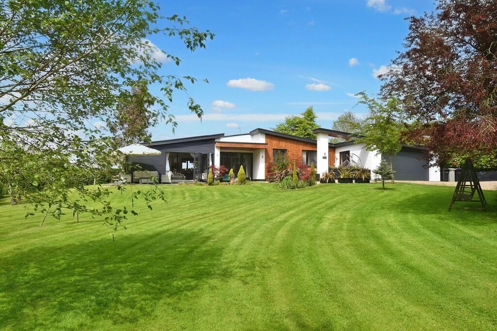 5 bedroom detached bungalow for sale in Church Lane, Utterby LN11 0TH, LN11