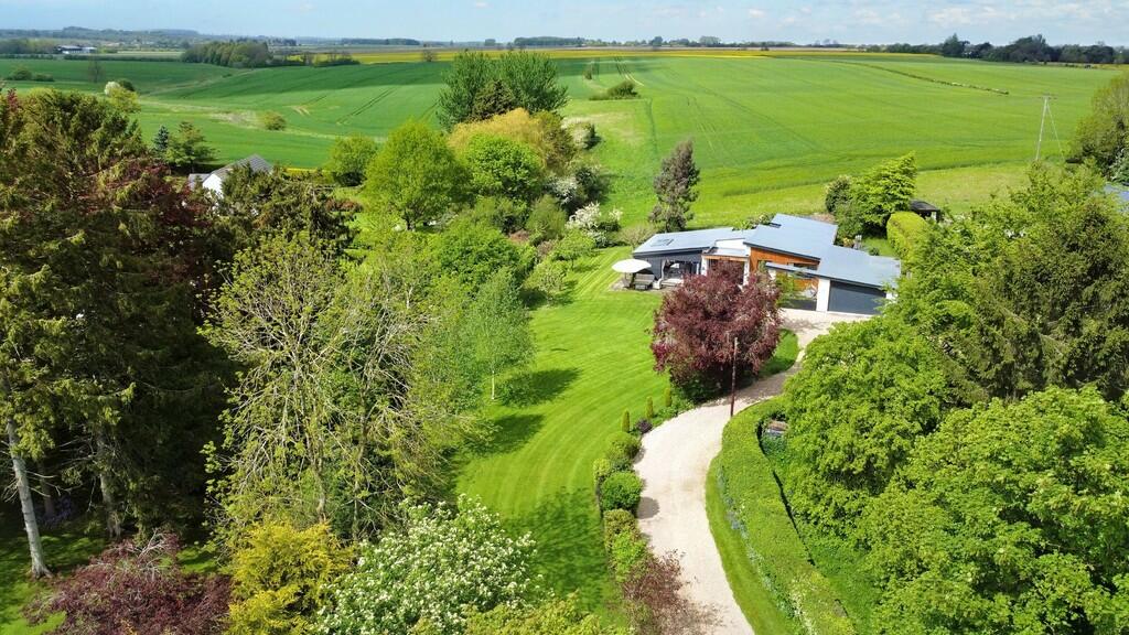 5 bedroom detached bungalow for sale in Church Lane, Utterby LN11 0TH, LN11