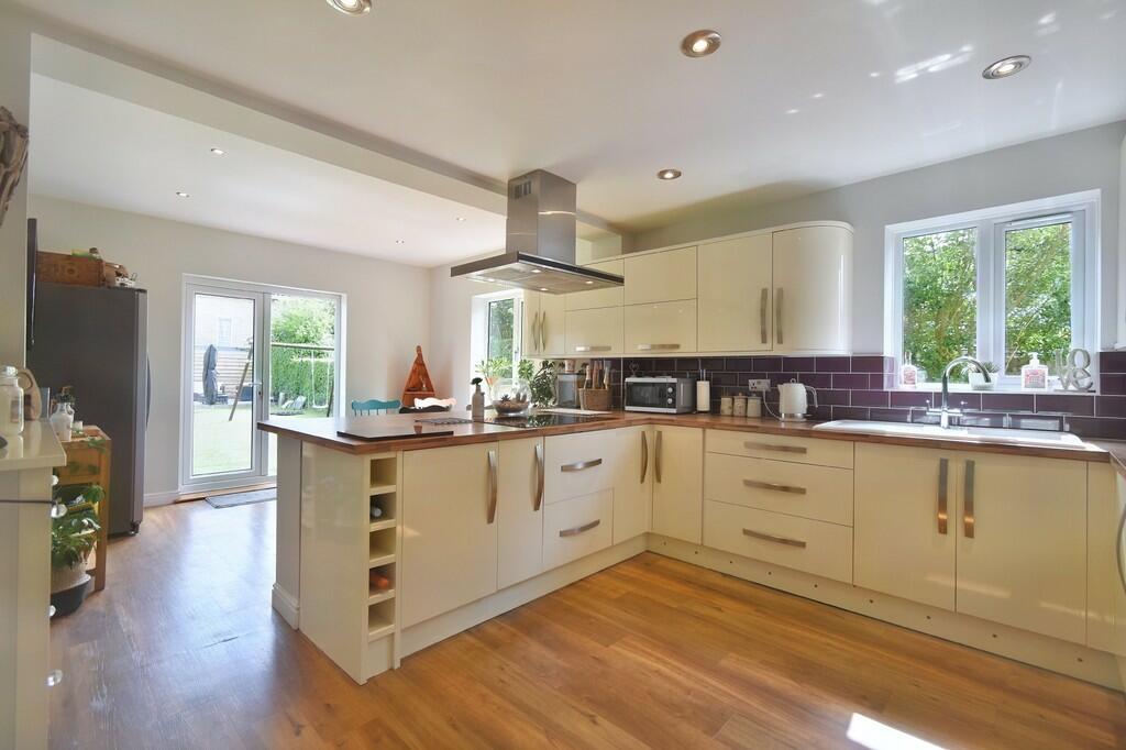 4 bedroom detached house for sale in Kenwick Road, Louth LN11 8EH, LN11