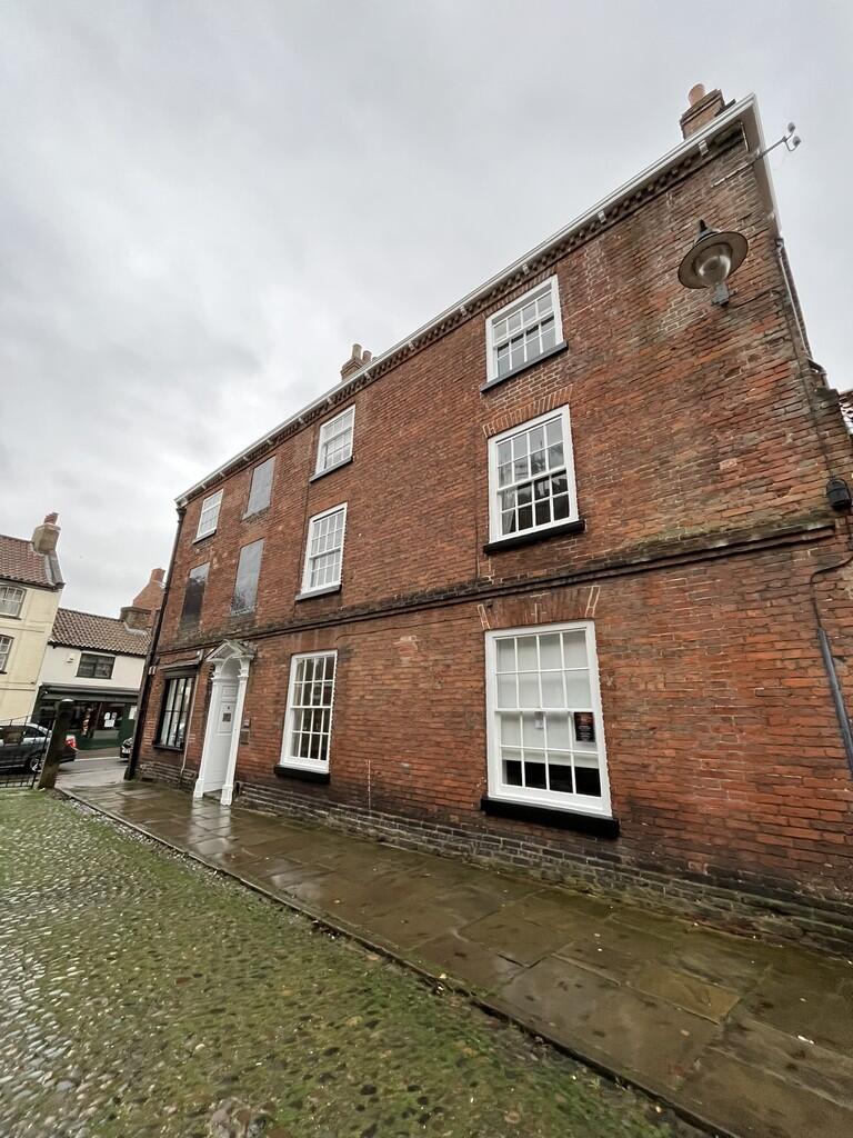 Main image of property: First floor flat, 6 Upgate Louth LN11 9ET